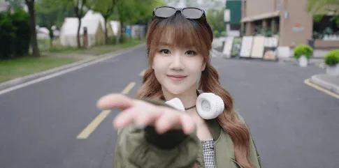 对不起！我把美女包围了！ STEAM官方中文语音版 真人影视互动游戏 14G-嗨玩社